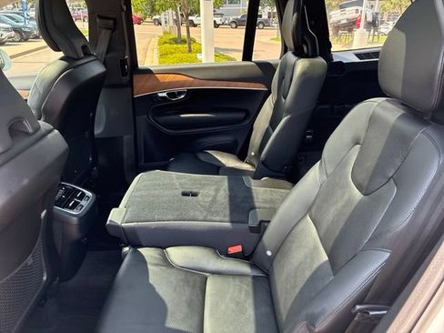 Used 2022 Volvo XC90 T6 Momentum w/ Advanced Package AWD/4WD image 15