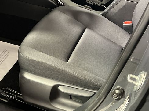 Used 2025 Toyota Corolla LE AWD/4WD image 15