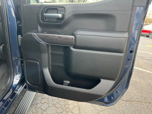 Used 2022 Chevrolet Silverado 1500 LTZ w/ Z71 Off-Road Package image 28