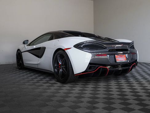 Used 2018 McLaren 570S Spider RWD image 21