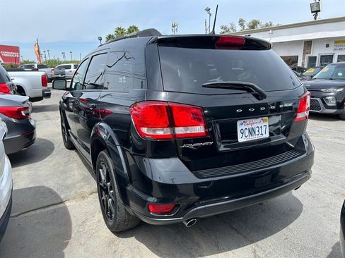 Used 2018 Dodge Journey SXT w/ Connectivity Group FWD image 17