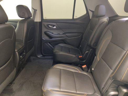 Used 2021 Chevrolet Traverse RS w/ LPO, 'HIT The Road' Package FWD image 18