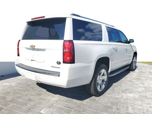 Used 2020 Chevrolet Suburban Premier image 6