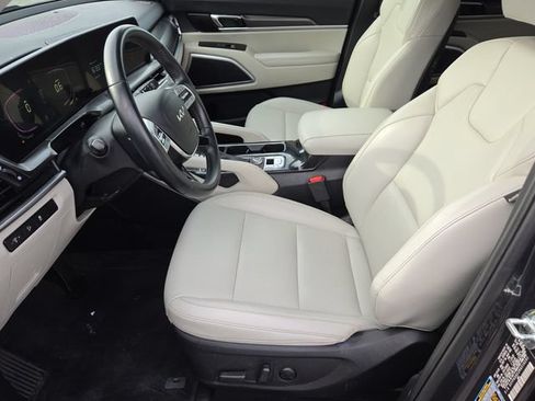 Used 2024 Kia Telluride S w/ S Sunroof Package AWD/4WD image 11