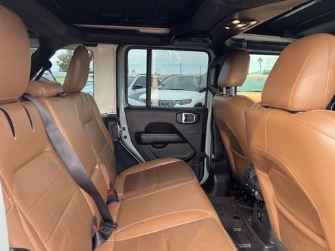 Used 2023 Jeep Wrangler Unlimited Sahara w/ Cold Weather Group image 22