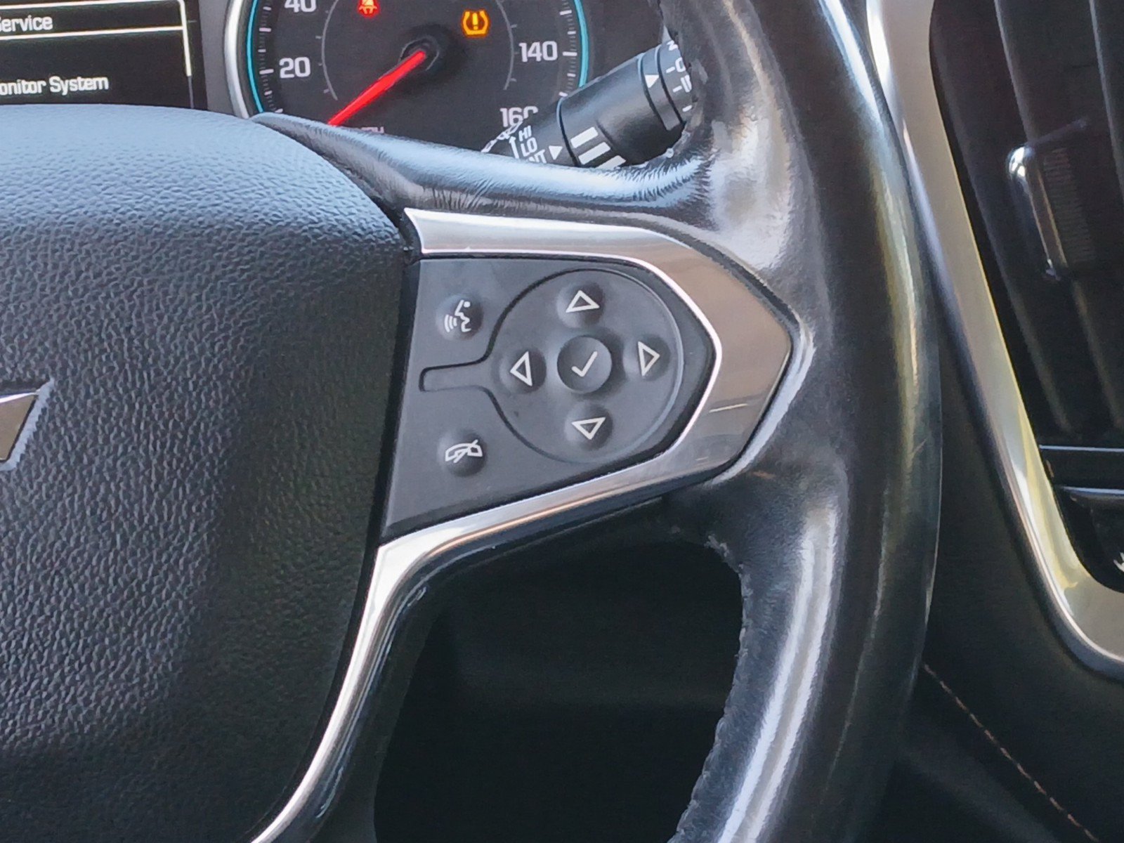Used 2019 Chevrolet Traverse LT w/ LPO, Floor Liner Package AWD/4WD image 10