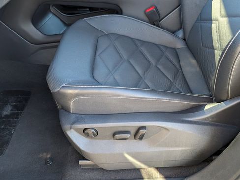 Used 2025 Volkswagen Atlas SE image 11