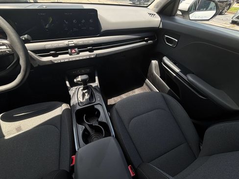 Used 2025 Kia K4 FWD image 35