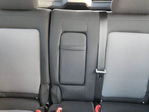 Used 2014 Chevrolet Captiva Sport LS FWD image 16