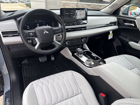 New 2026 Mitsubishi Outlander SEL image 6