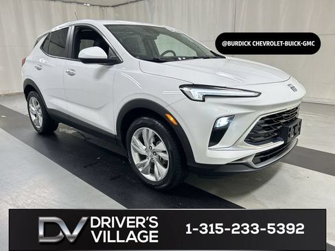 Certified 2024 Buick Encore GX Preferred FWD image 1