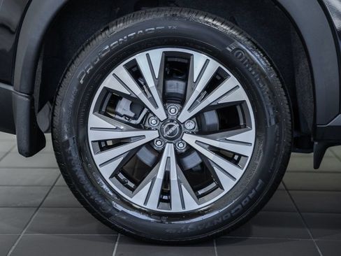 Used 2023 Nissan Rogue SV w/ SV Premium B Package AWD/4WD image 16