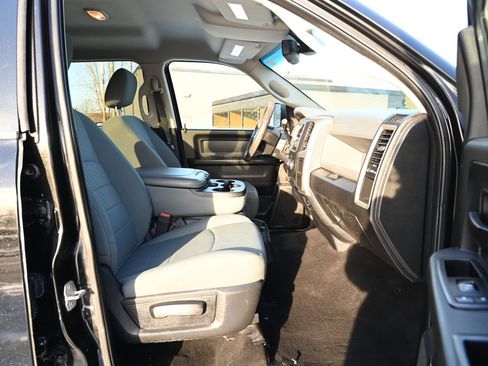 Used 2018 RAM 2500 Tradesman w/ Chrome Appearance Group image 38