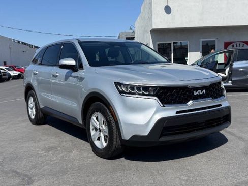 Used 2022 Kia Sorento LX FWD image 1