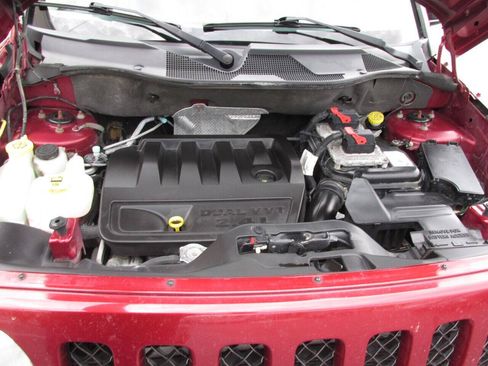 Used 2014 Jeep Patriot Latitude FWD image 32