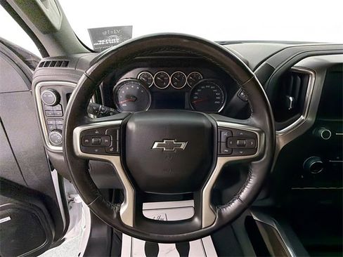 Used 2022 Chevrolet Silverado 1500 LT Trail Boss w/ Convenience Package II image 11