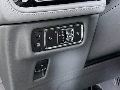 Used 2022 Lincoln Nautilus Reserve AWD/4WD image 14