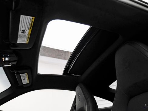 Used 2024 Porsche 911 Carrera S w/ Premium Package image 32