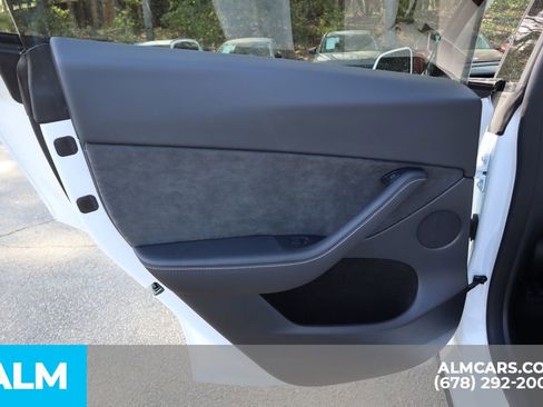 Used 2024 Tesla Model Y Performance image 17