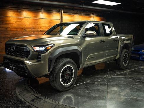 Used 2024 Toyota Tacoma TRD Off-Road AWD/4WD image 2