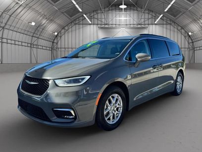 Used 2022 Chrysler Pacifica Touring-L