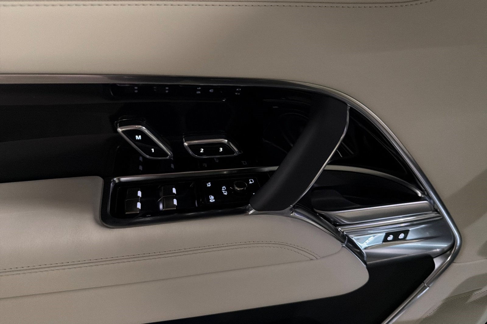 New 2026 Land Rover Range Rover SE AWD/4WD image 14