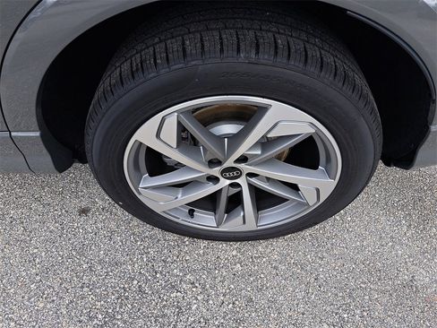 New 2025 Audi Q3 2.0T Premium image 30