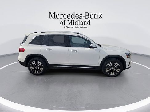 New 2025 Mercedes-Benz GLB 250 image 9
