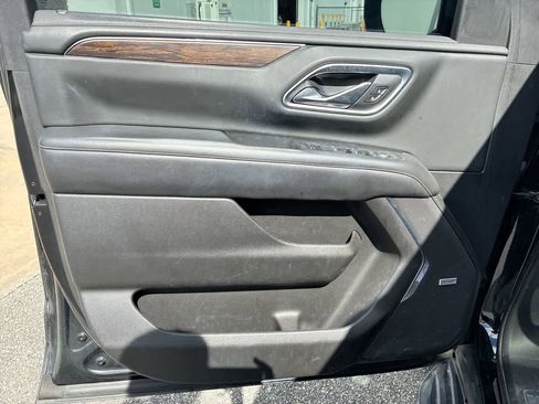 Used 2021 Chevrolet Tahoe Premier w/ Premium Package image 23