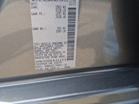 Used 2025 Nissan Altima 2.5 SR FWD image 3