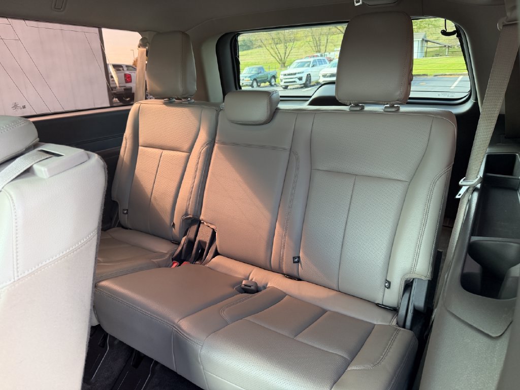 Used 2018 Ford Expedition Max XLT w/ Equipment Group 202A AWD/4WD image 40