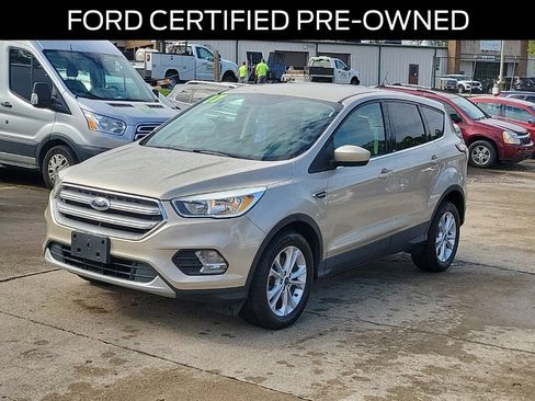 Certified 2017 Ford Escape SE FWD image 2