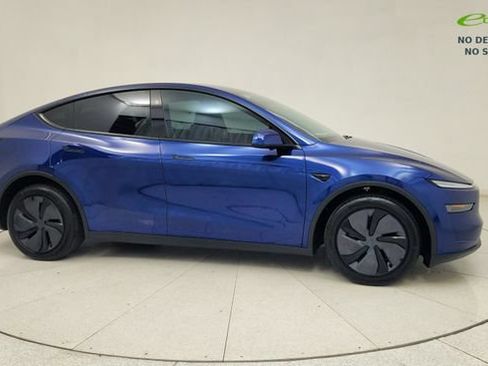 Used 2026 Tesla Model Y 2WD image 12