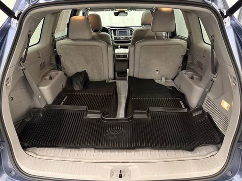 Certified 2019 Toyota Highlander Limited image 6