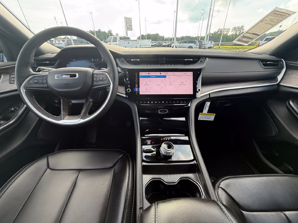 New 2026 Jeep Grand Cherokee Limited AWD/4WD image 7