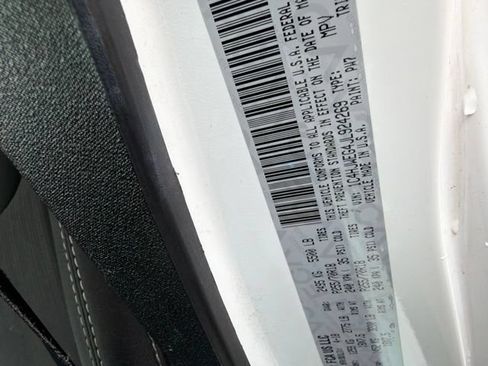 Used 2018 Jeep Wrangler Unlimited Sahara AWD/4WD image 14