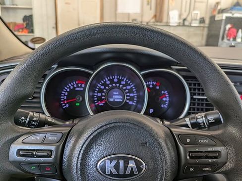 Used 2015 Kia Optima LX FWD image 27