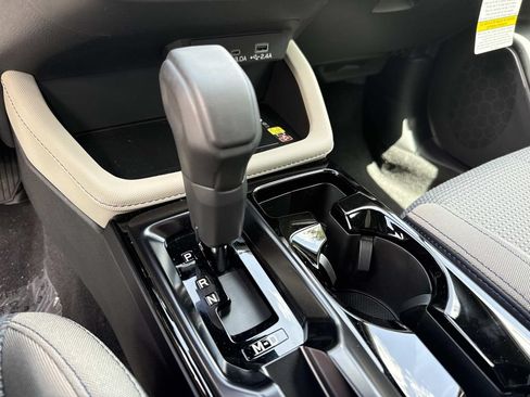 New 2026 Subaru Forester Premium AWD/4WD image 36