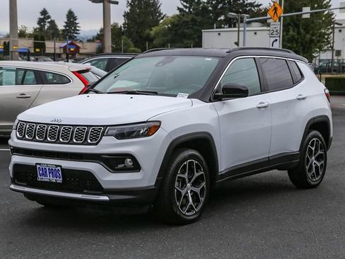 Used 2024 Jeep Compass Limited image 4