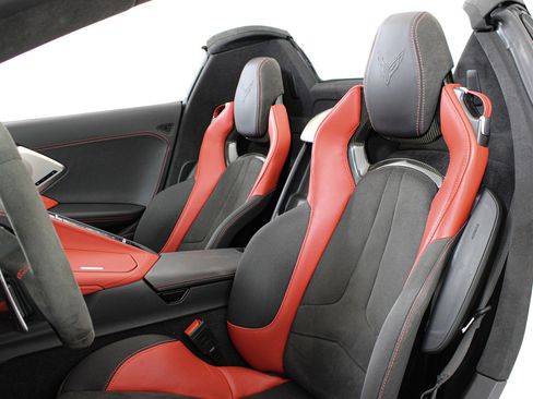 Used 2022 Chevrolet Corvette Stingray Premium Conv w/ Z51 Performance Package RWD image 37