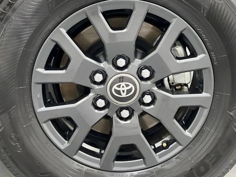 Used 2025 Toyota 4Runner SR5 AWD/4WD image 68