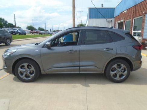 Used 2023 Ford Escape ST-Line Select w/ Tech Pack #2 AWD/4WD image 2