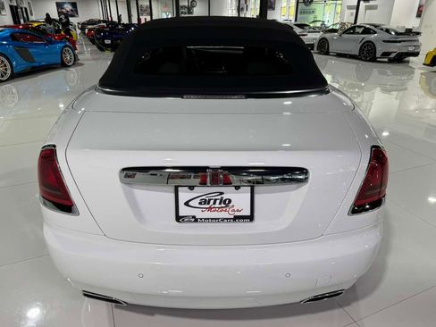 Used 2019 Rolls-Royce Dawn image 14