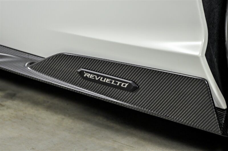 Used 2024 Lamborghini Revuelto AWD/4WD image 26