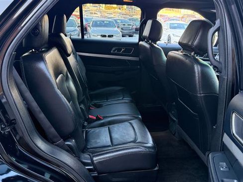 Used 2016 Ford Explorer XLT w/ Equipment Group 202A image 12