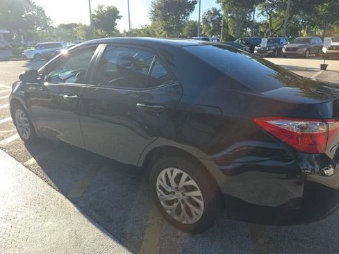 Used 2017 Toyota Corolla LE FWD image 5