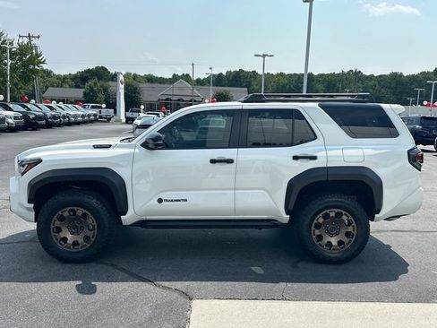 Used 2025 Toyota 4Runner Trailhunter AWD/4WD image 6