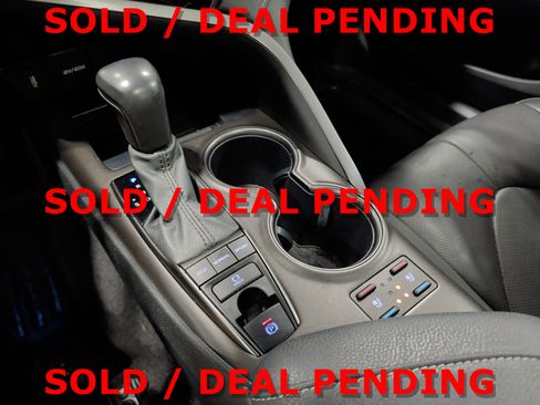 Used 2021 Toyota Camry XSE image 10