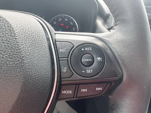 Used 2022 Toyota RAV4 SE w/ Convenience Package AWD/4WD image 10