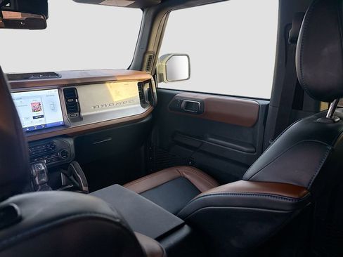 Used 2024 Ford Bronco Outer Banks AWD/4WD image 21